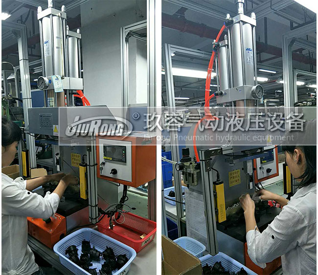半弓形臺(tái)式氣液壓力機(jī)在壓電器插頭作業(yè)上的應(yīng)用場景圖
